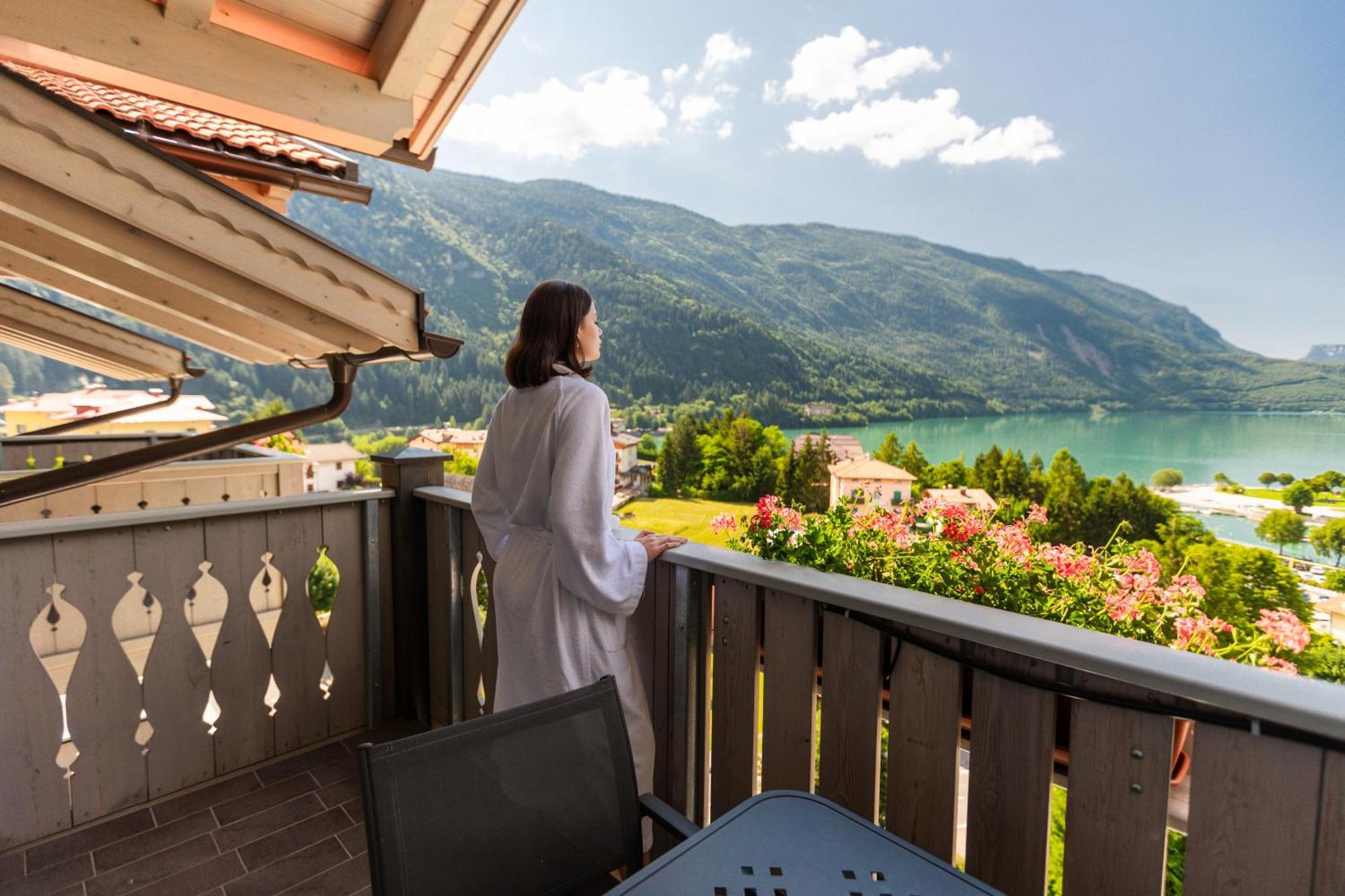 Alpenresort Belvedere Molveno Exteriör bild
