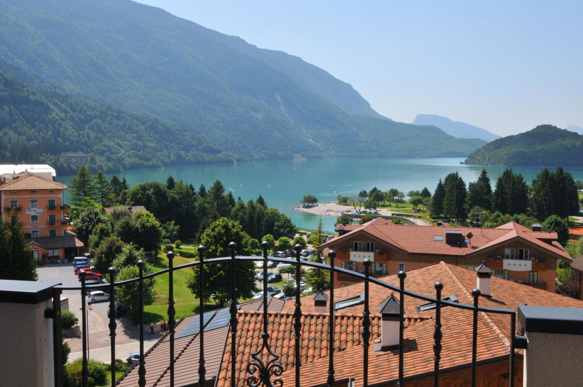 Alpenresort Belvedere Molveno Exteriör bild