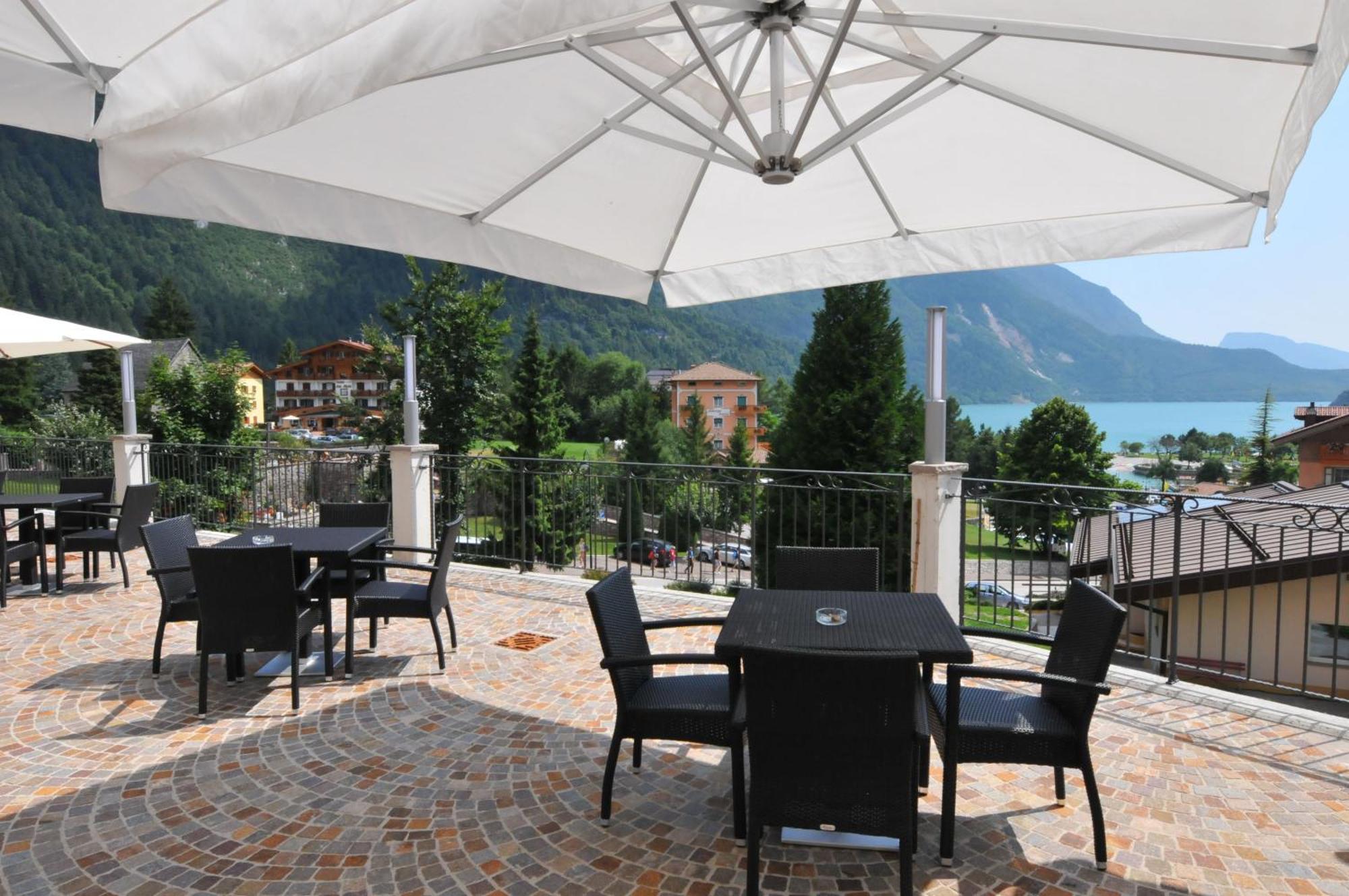 Alpenresort Belvedere Molveno Exteriör bild